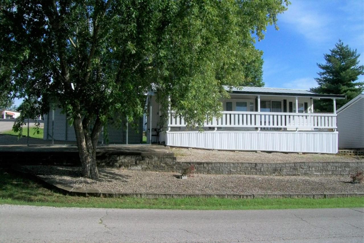 125 Hilltop Circle - Photo 1