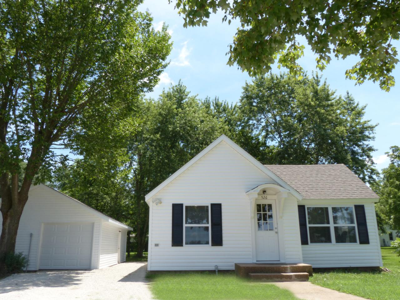 526 Pine Street - Photo 1