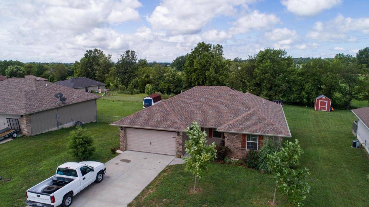 203 Dixie Avenue - Photo 1