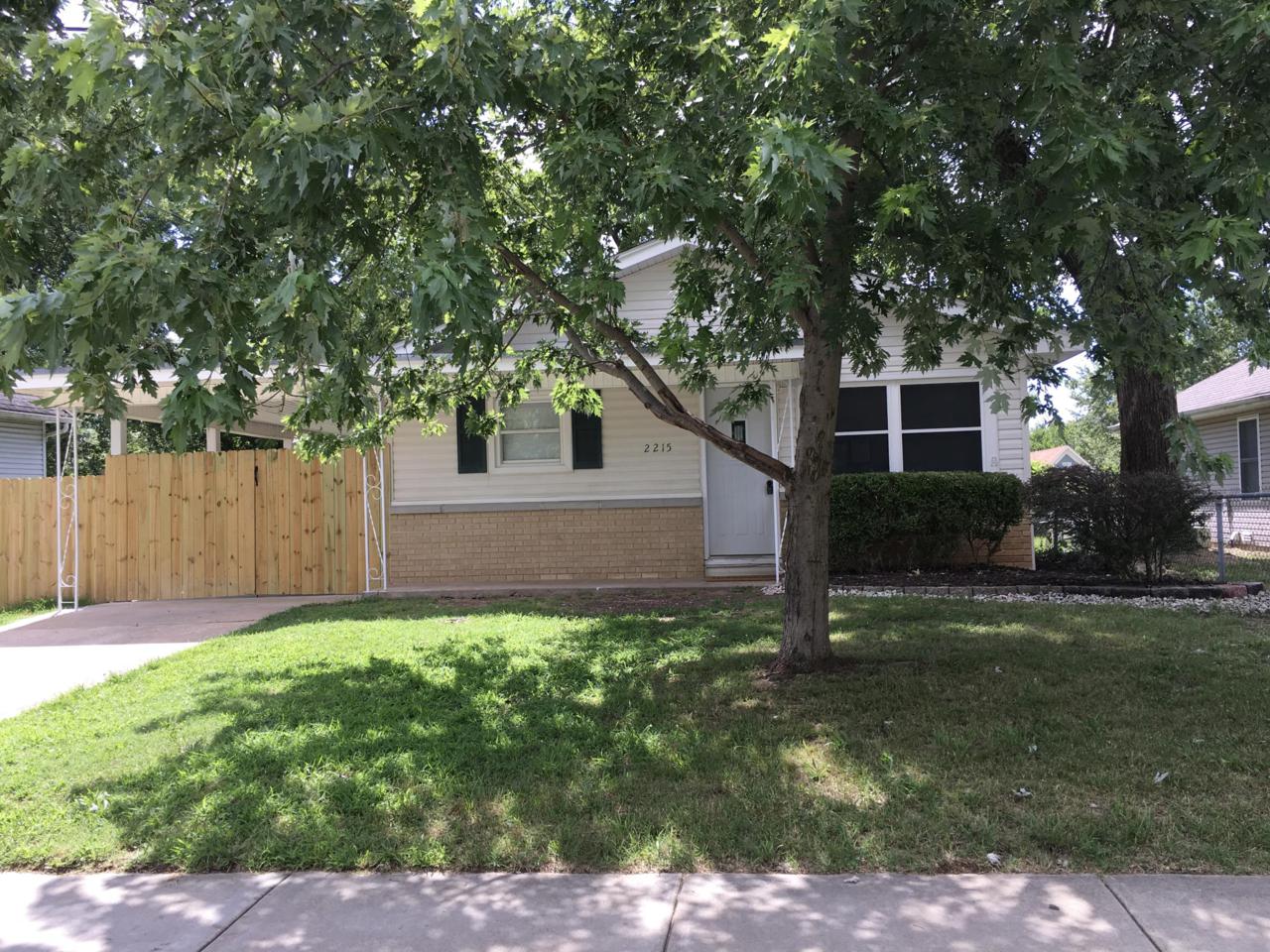 2215 Travis Avenue - Photo 1