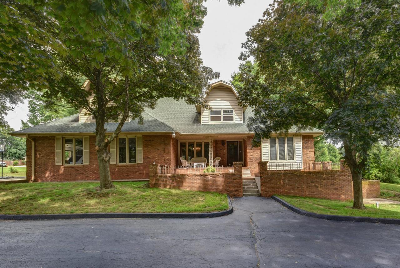 628 Farm Rd 197 - Photo 1