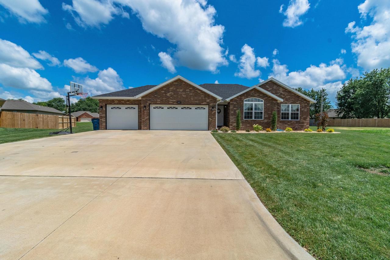 507 Kiowa Court - Photo 1