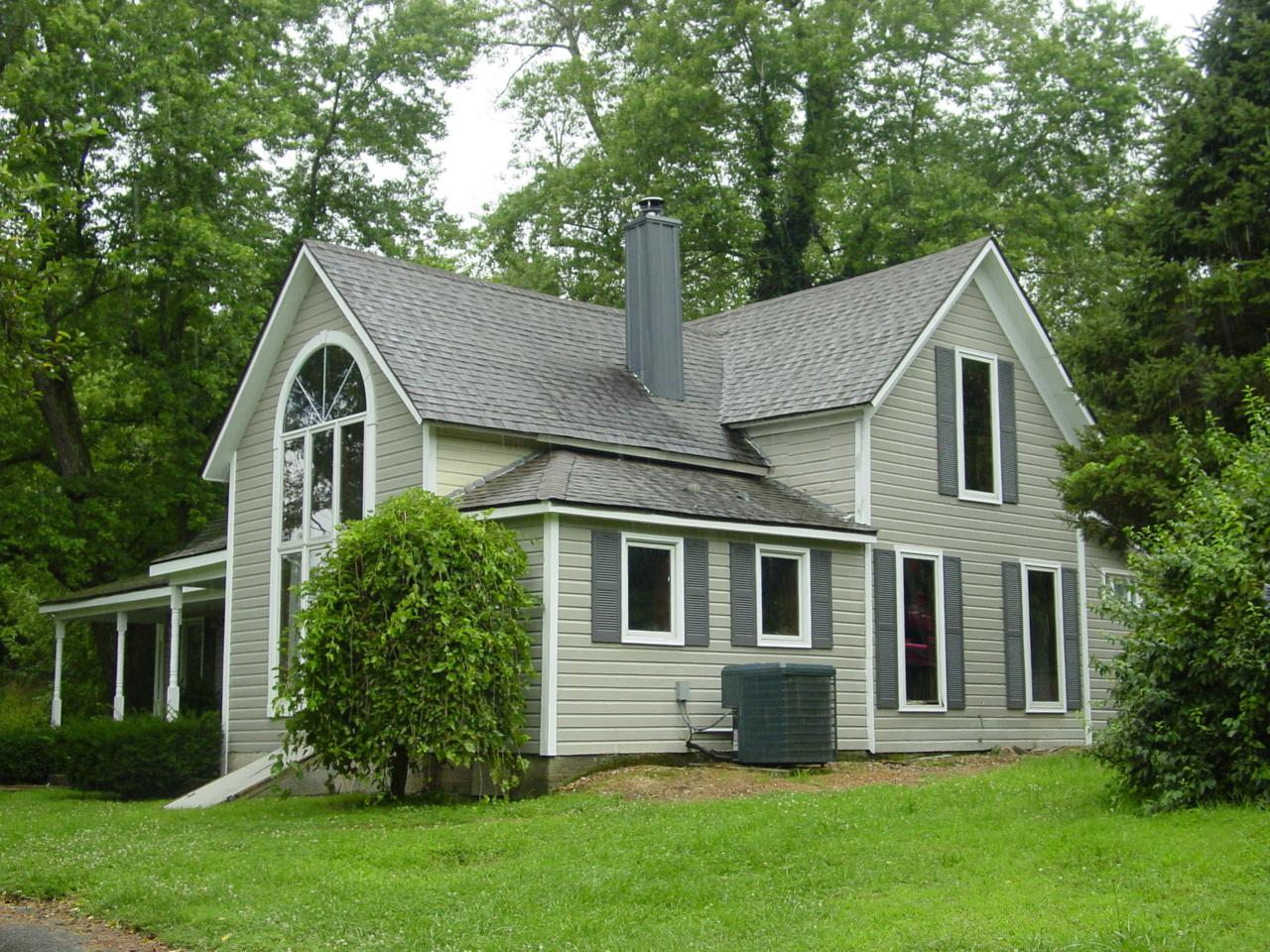 4033 Round House Rd. - Photo 1