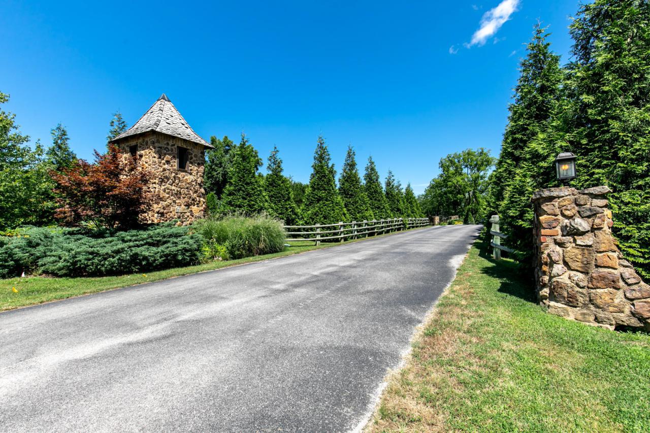 6442 Summit View Drive - Photo 1