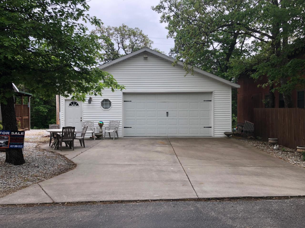 606 Jellystone Avenue - Photo 1