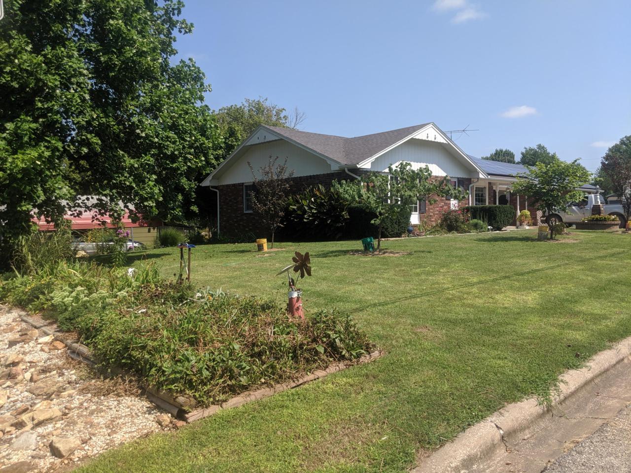 201 Oak Street - Photo 1