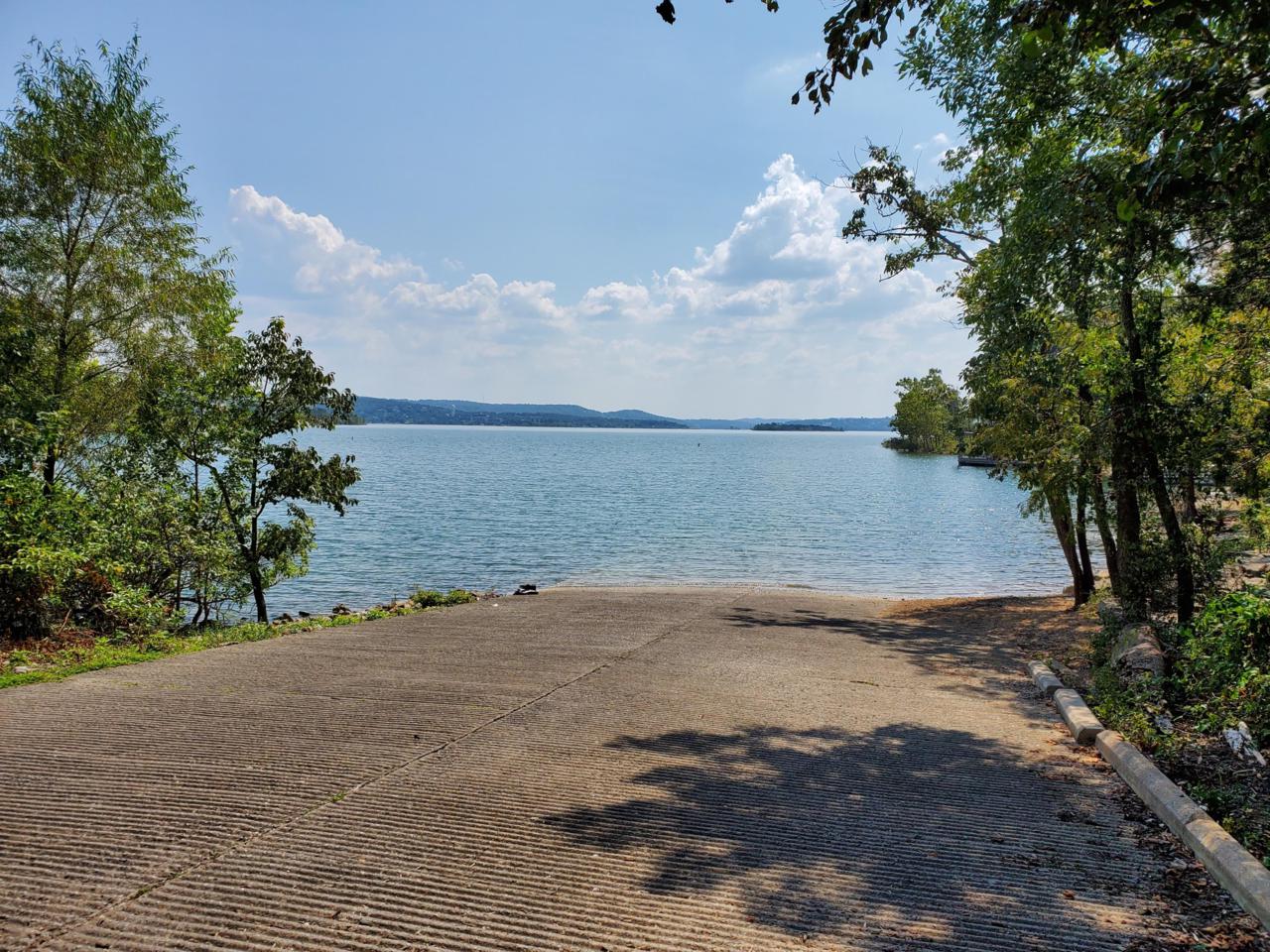 204 Scenic Drive - Photo 1