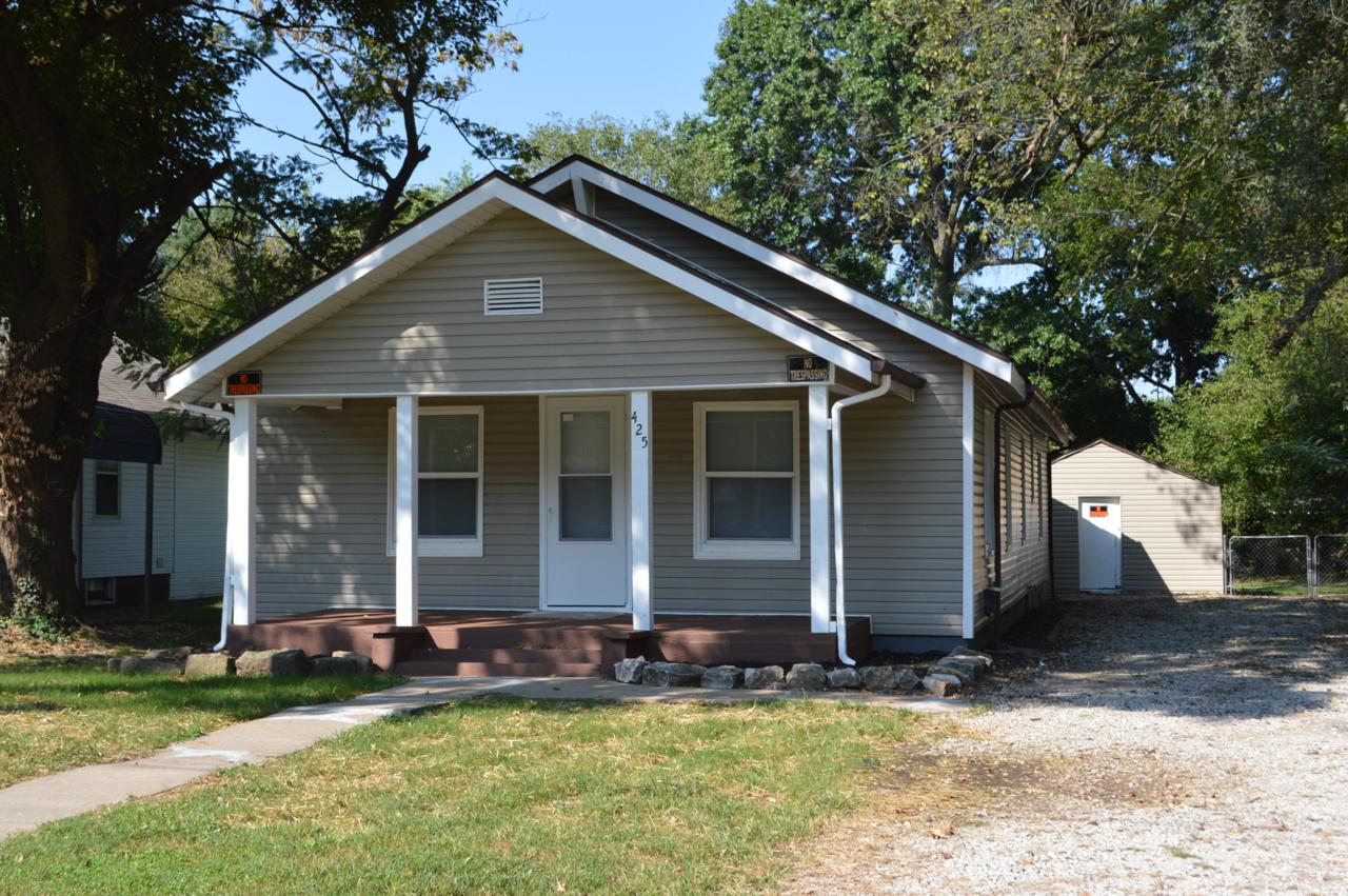 425 Warren Avenue - Photo 1