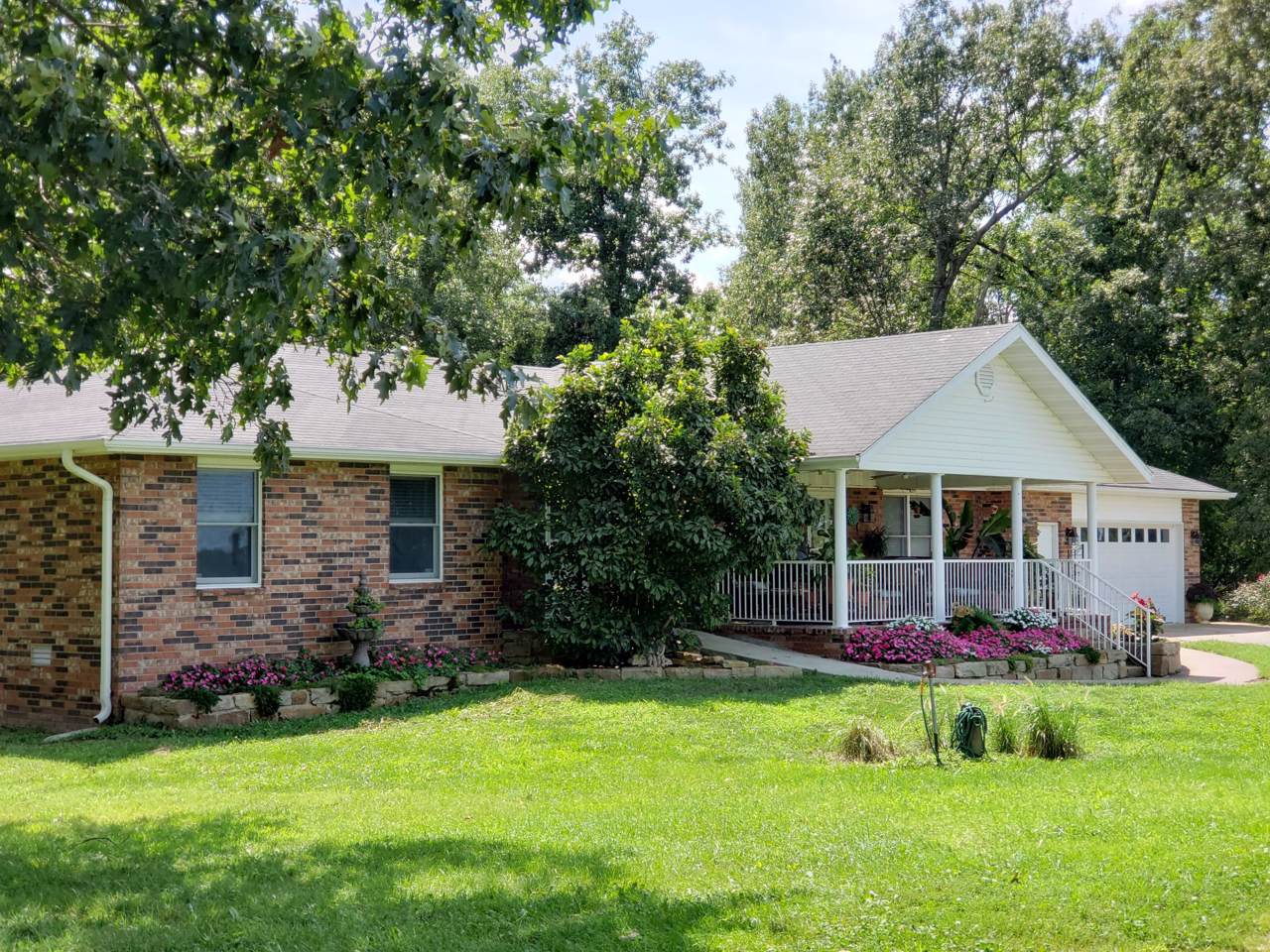 1048b & 1050 Sparkle Brook Road - Photo 1