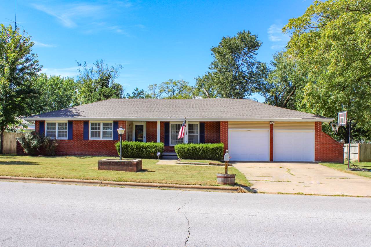 1713 Oakland Avenue - Photo 1