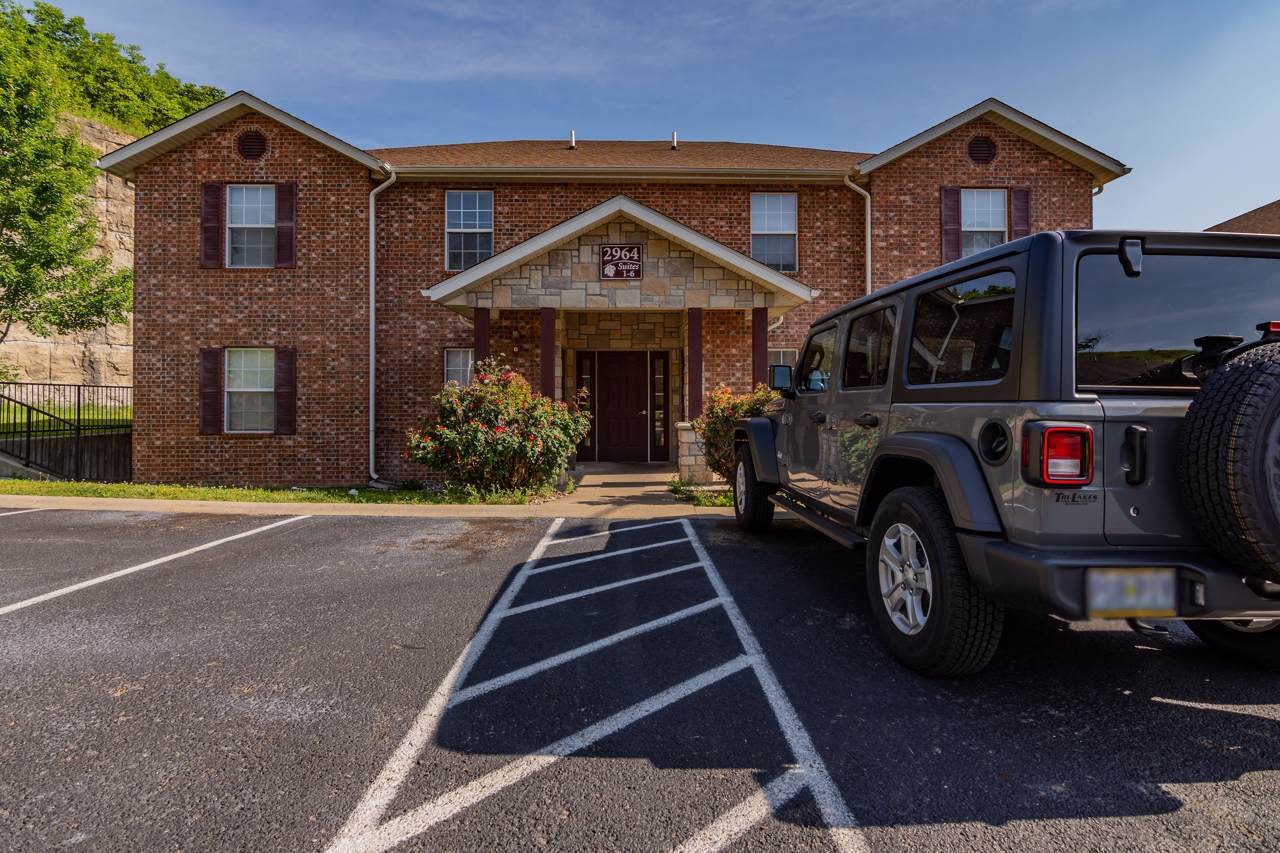 2959 Vineyards Parkway - Photo 1