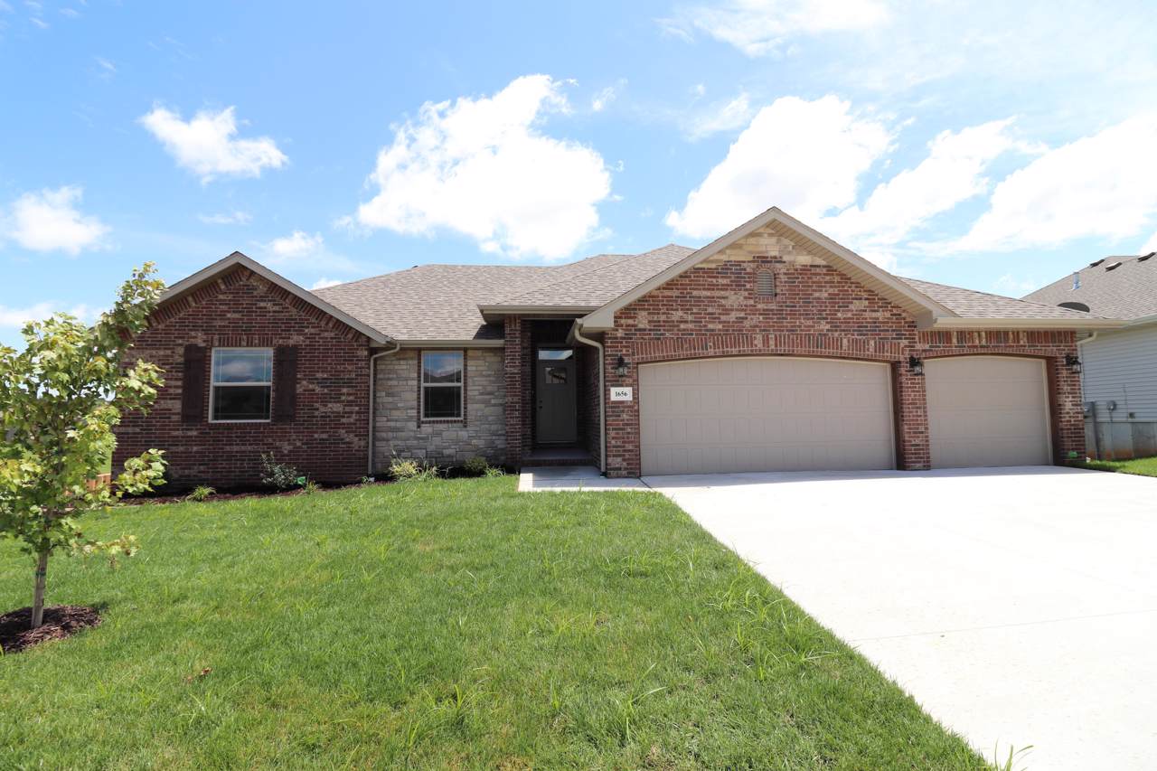 1658 Old Castle Road - Photo 1