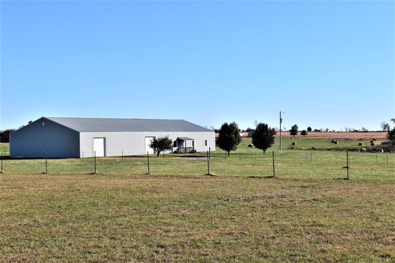5856 Farm Road 2057 - Photo 1