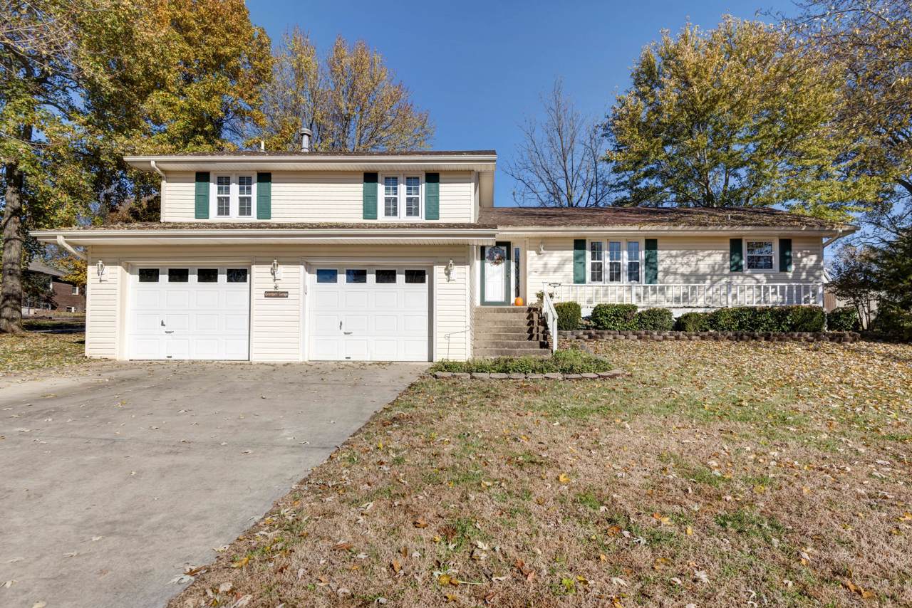 215 Apache Drive - Photo 1