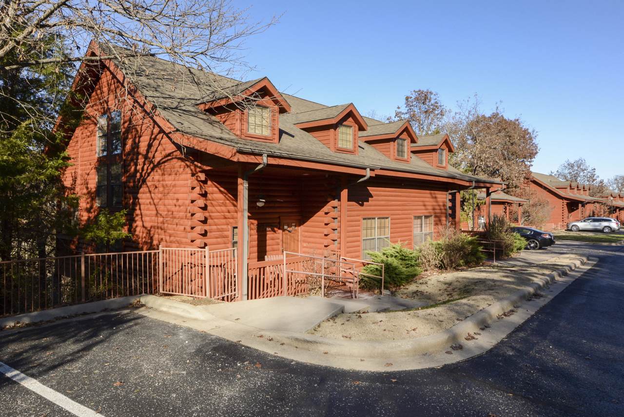 215 Oak Ridge Rd - Photo 1