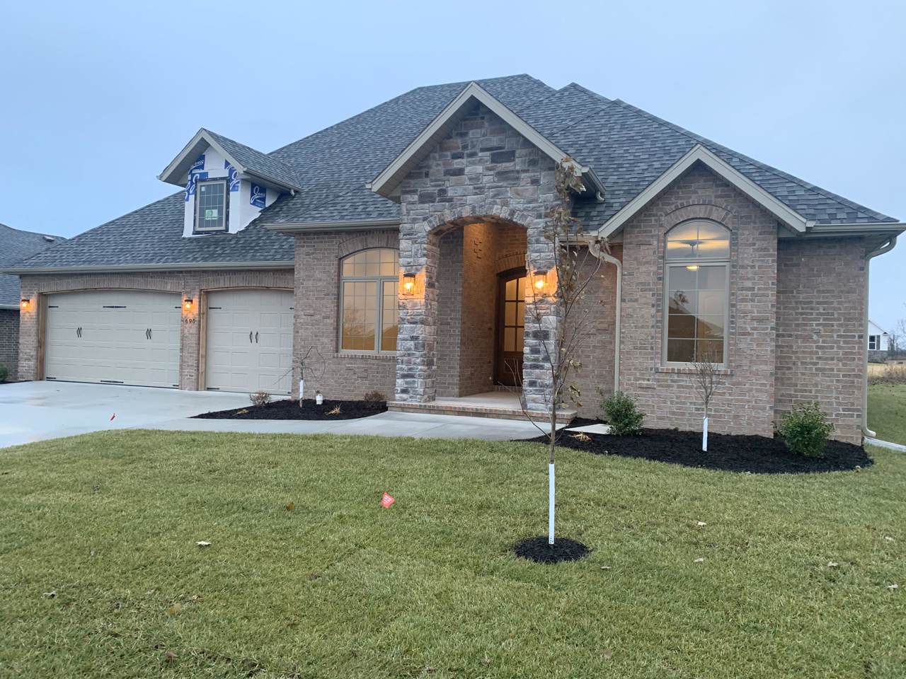 690 Foxhill Circle - Photo 1
