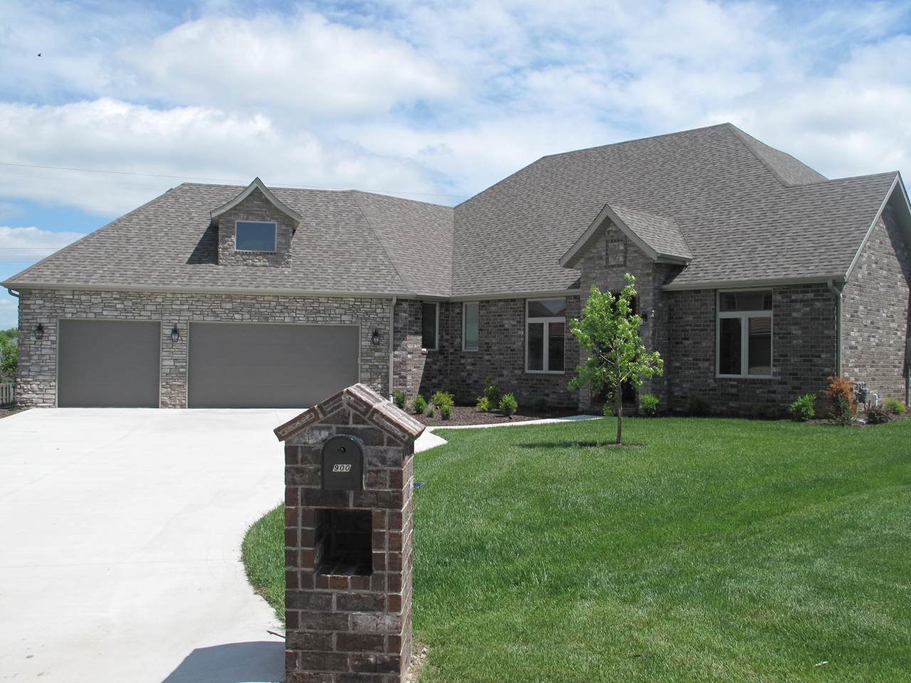 900 Lorenza Drive - Photo 1