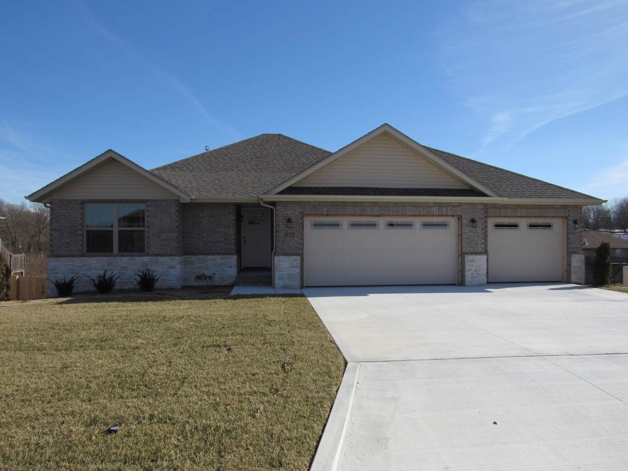 1916 Seabrook Drive - Photo 1
