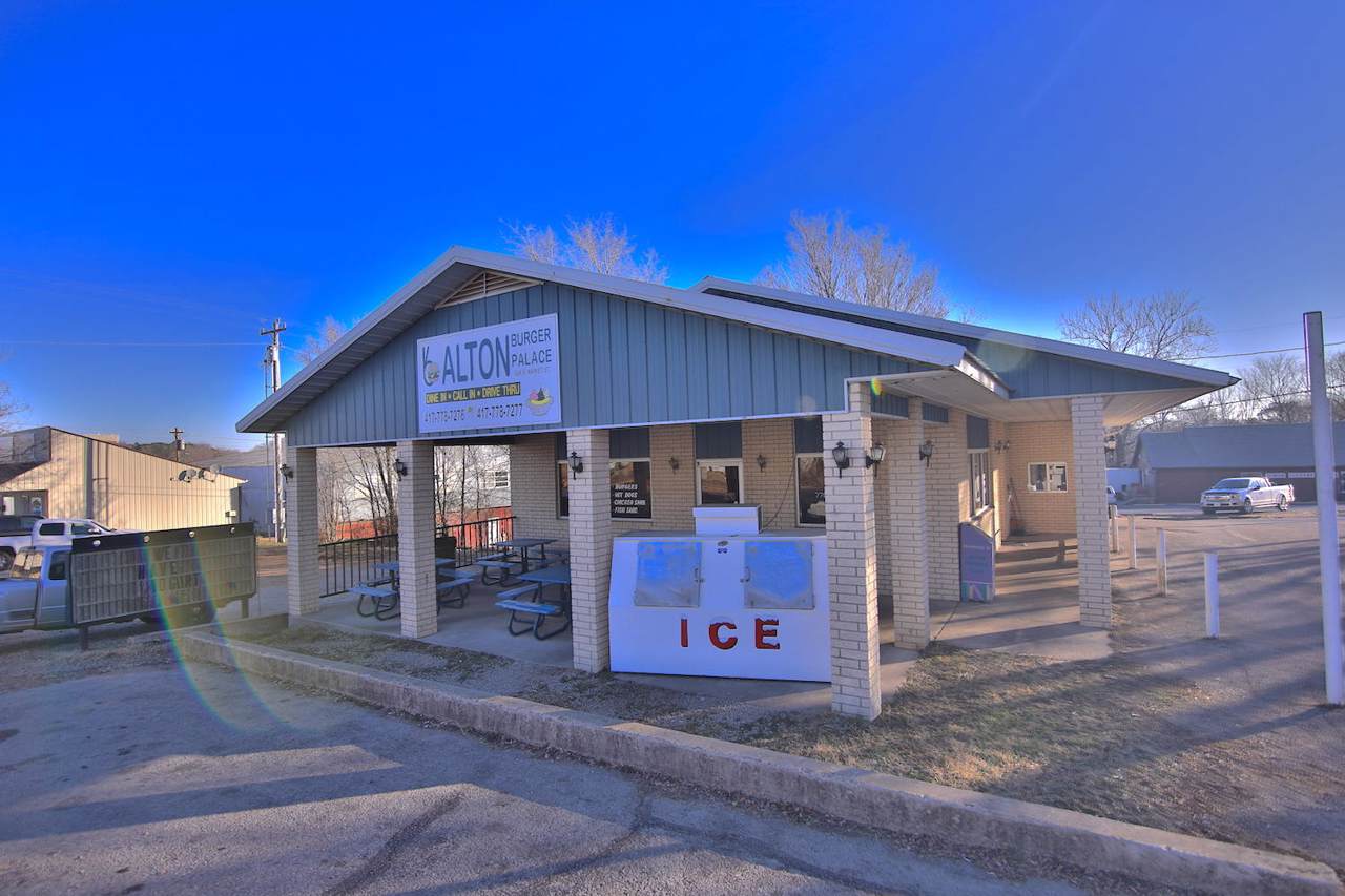 304 S Market - Photo 1