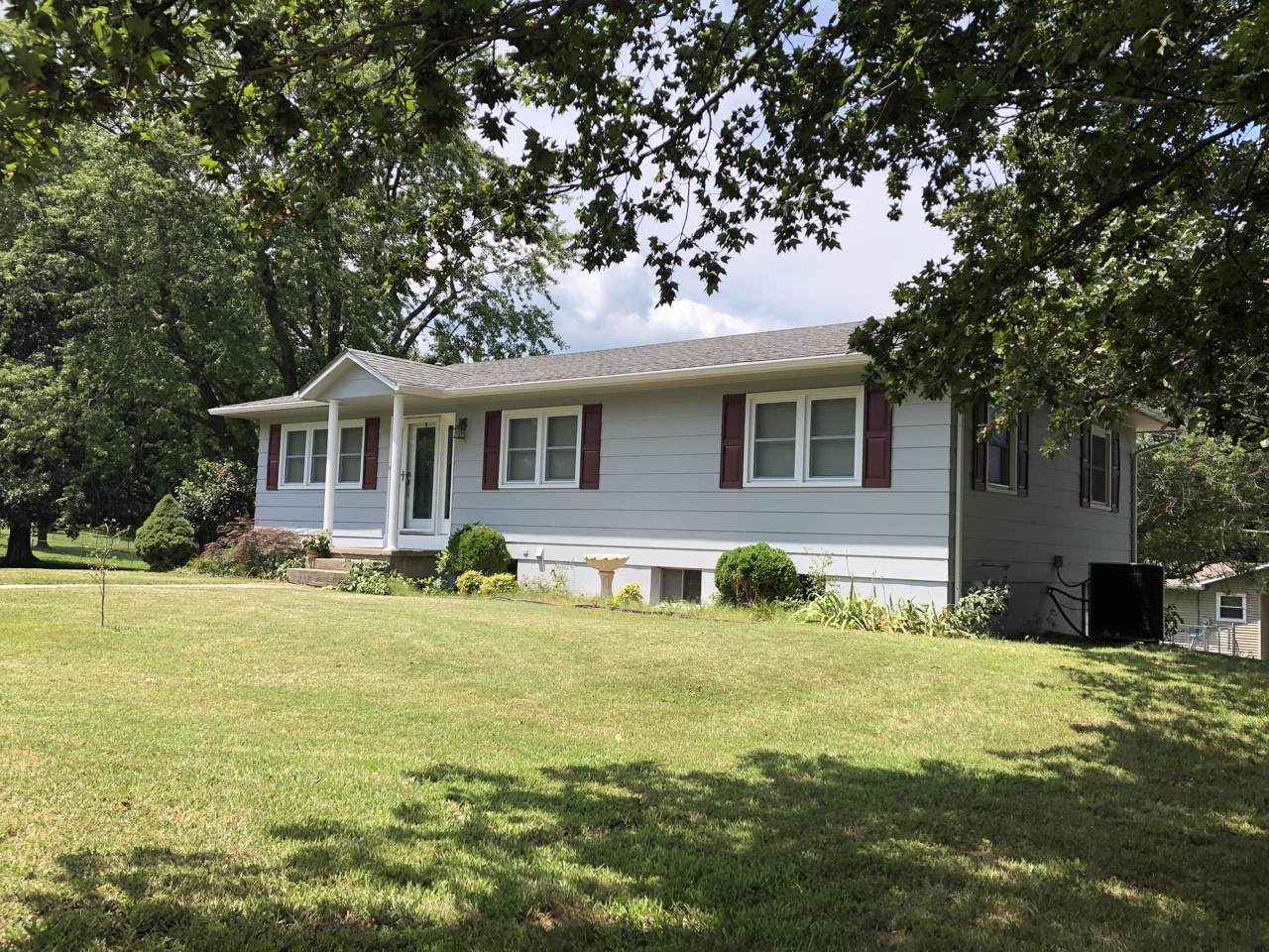 103 Crestview - Photo 1