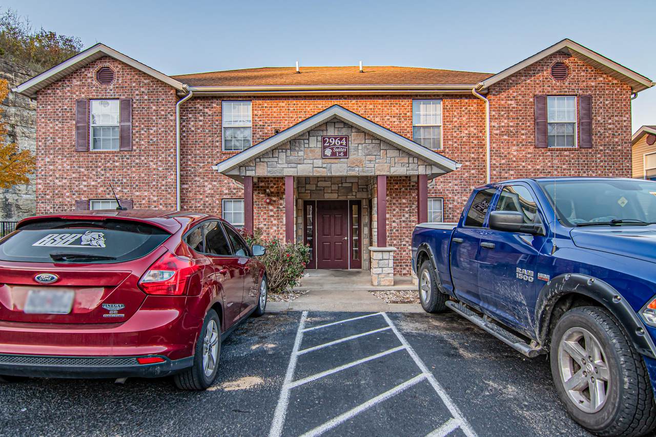 2964 Vineyards Parkway - Photo 1