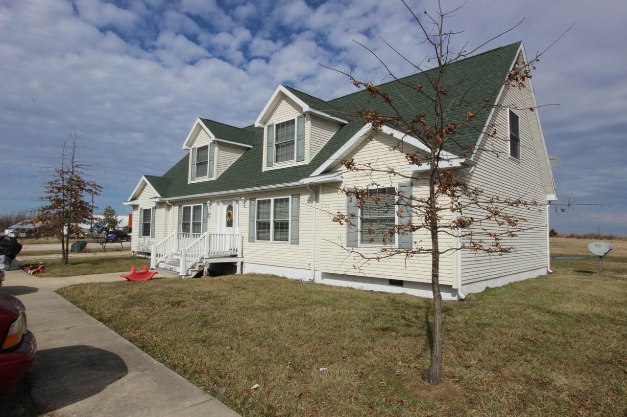 304 Cobblestone Drive - Photo 1
