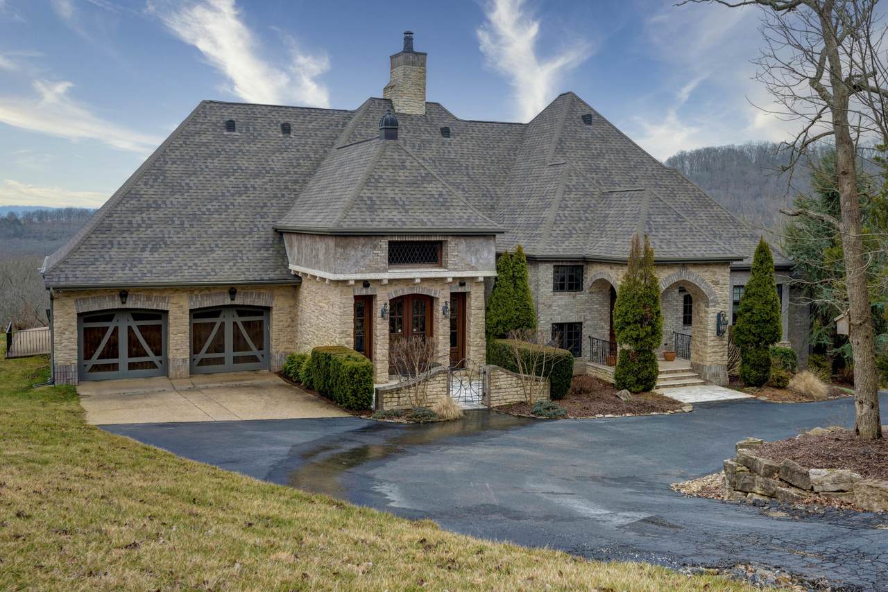 365 Ridgecrest Drive - Photo 1