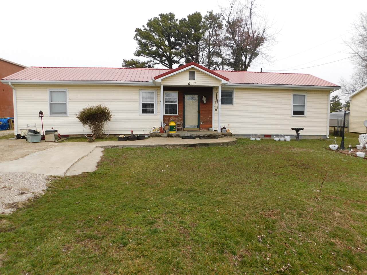 417 Center Avenue - Photo 1