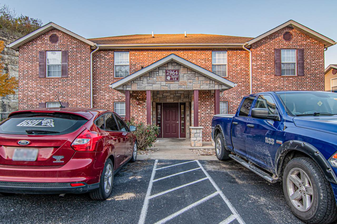 2964 Vineyards Parkway - Photo 1