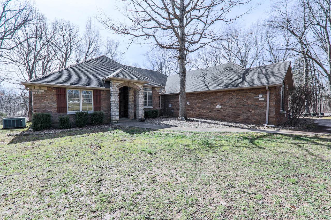 2504 Fox Fire Court - Photo 1