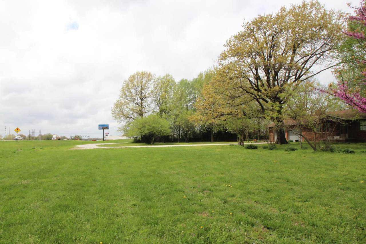 3959 Garrow Boulevard - Photo 1