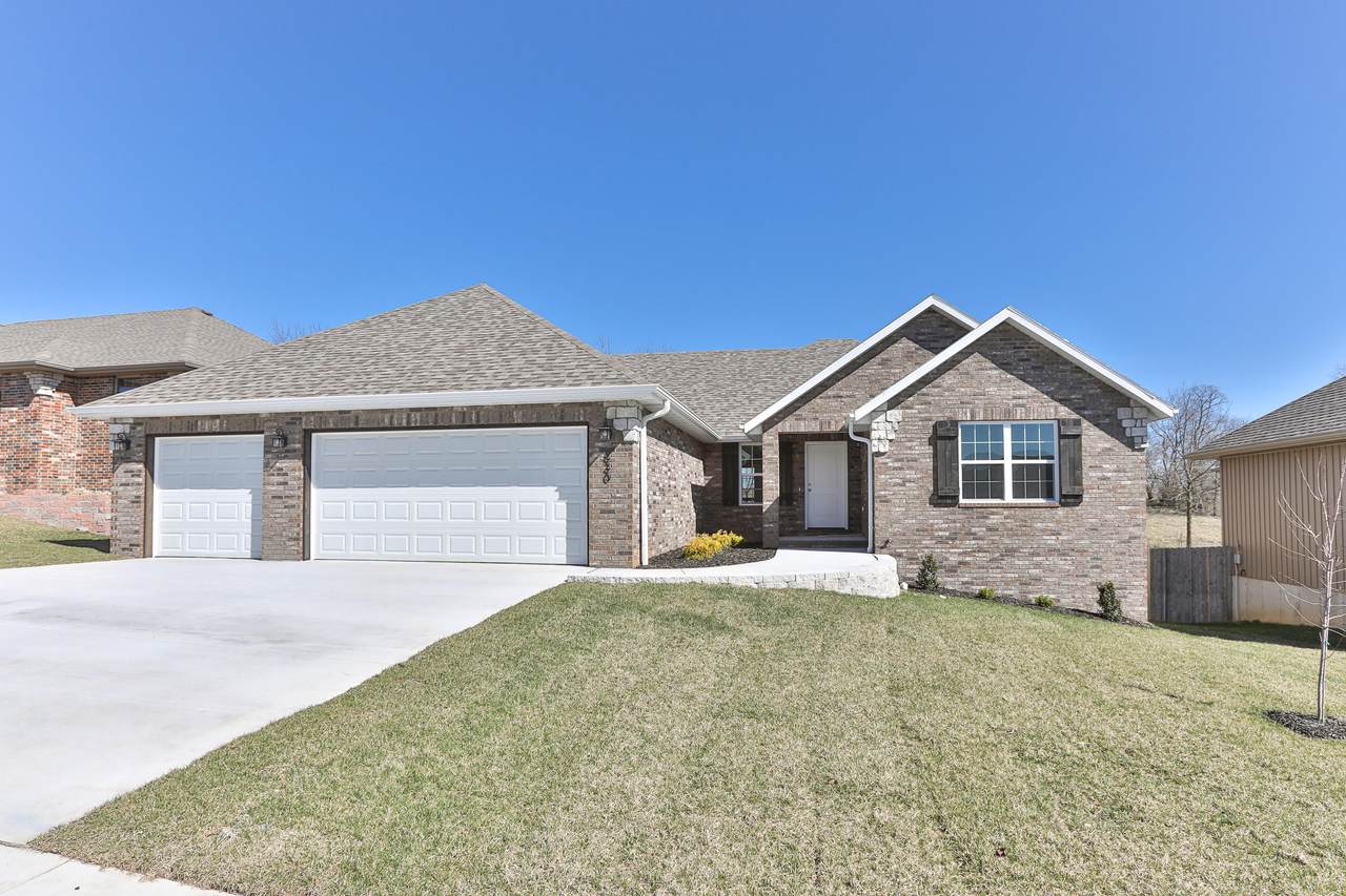 830 Eastridge - Photo 1