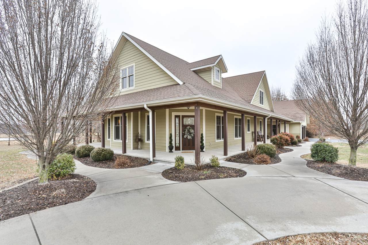 1566 Emerald Hills Drive - Photo 1