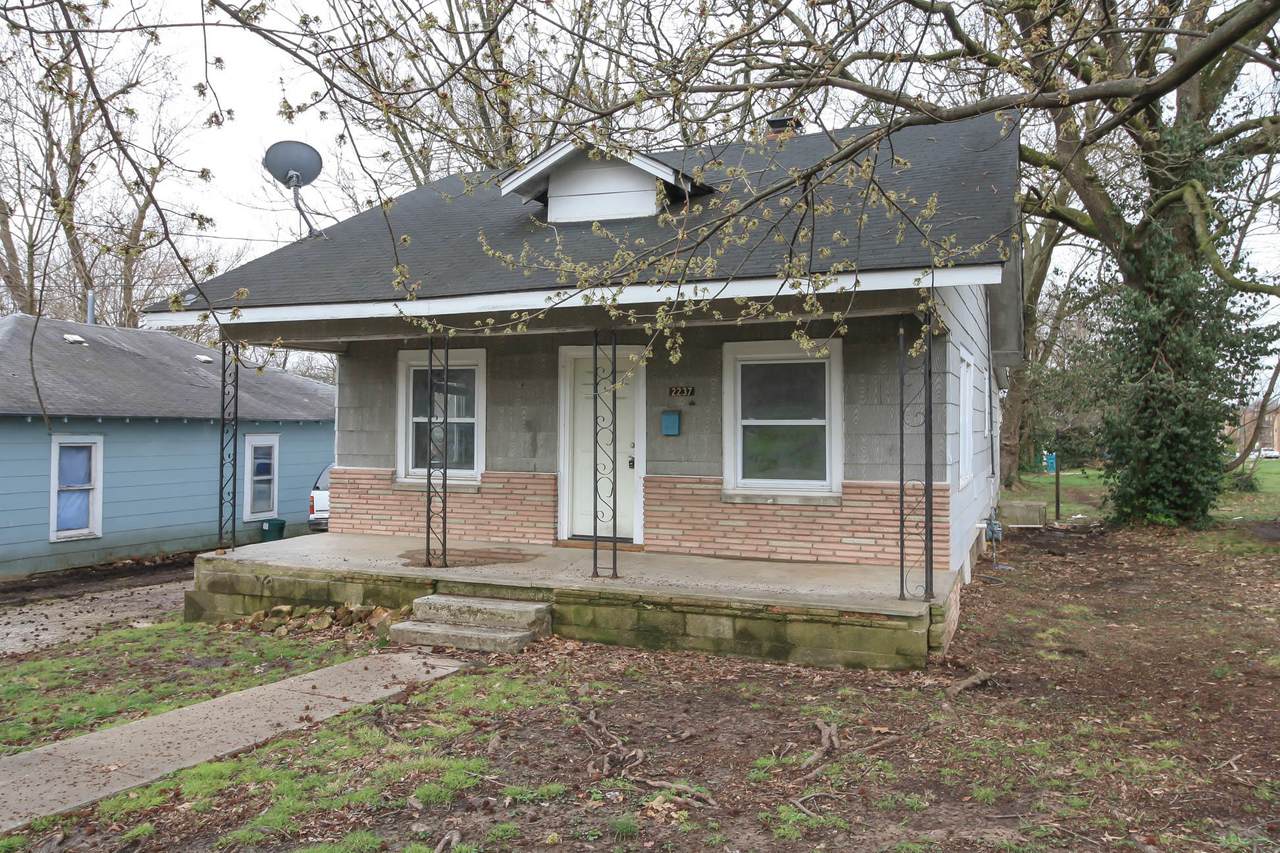 2237 Kellett Avenue - Photo 1