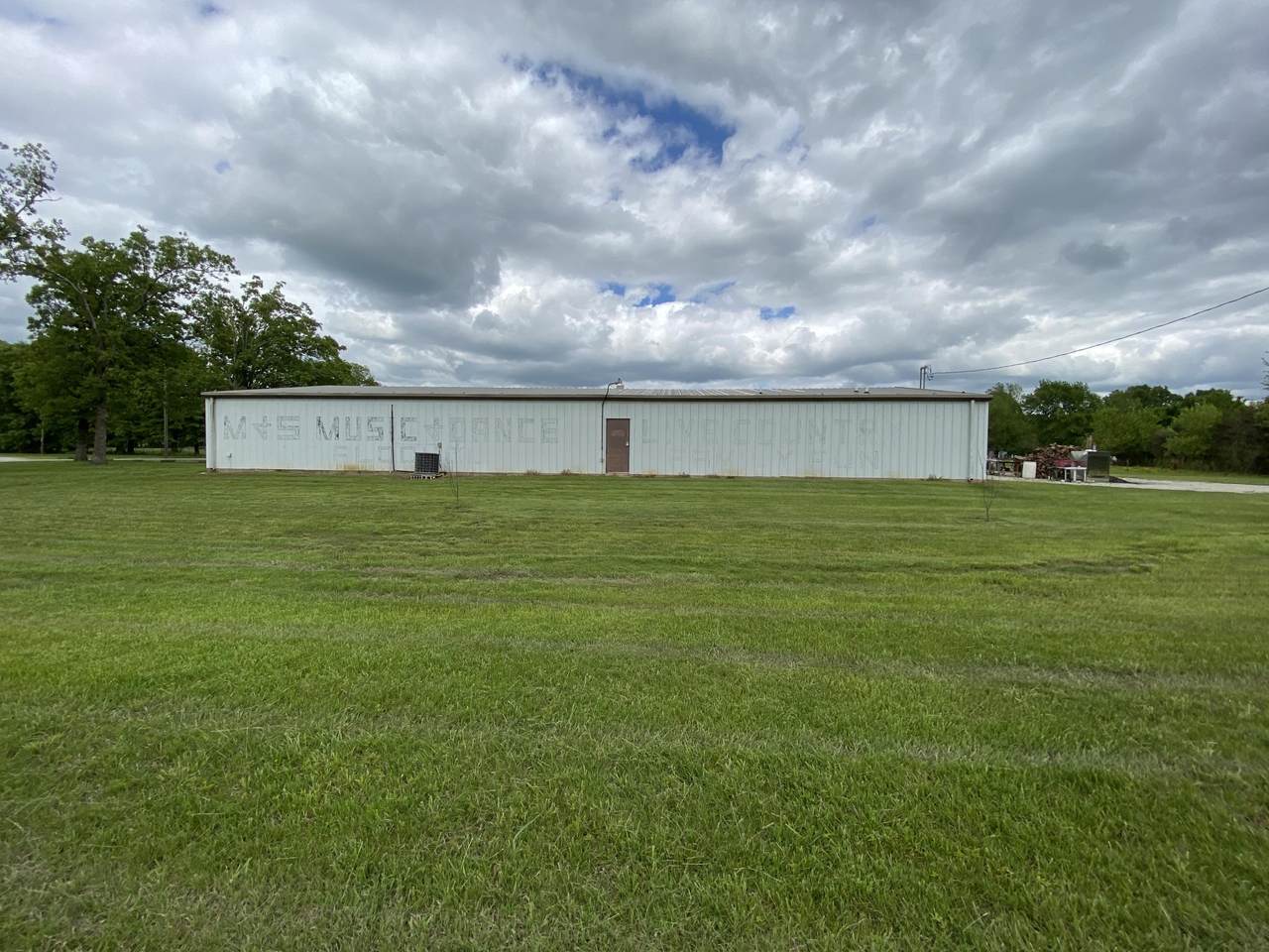 9898 Richland Road - Photo 1