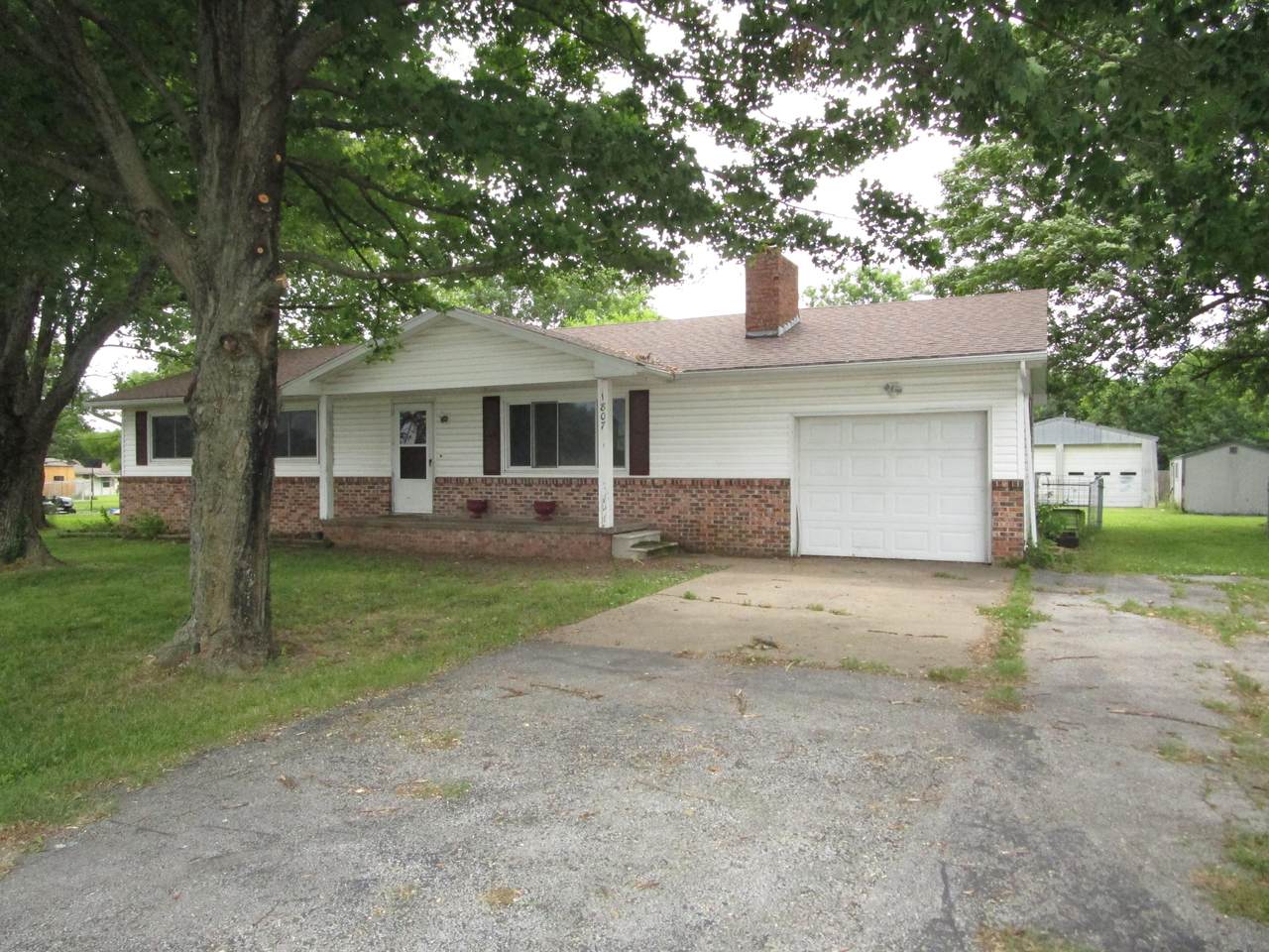 1807 Country Club Road - Photo 1