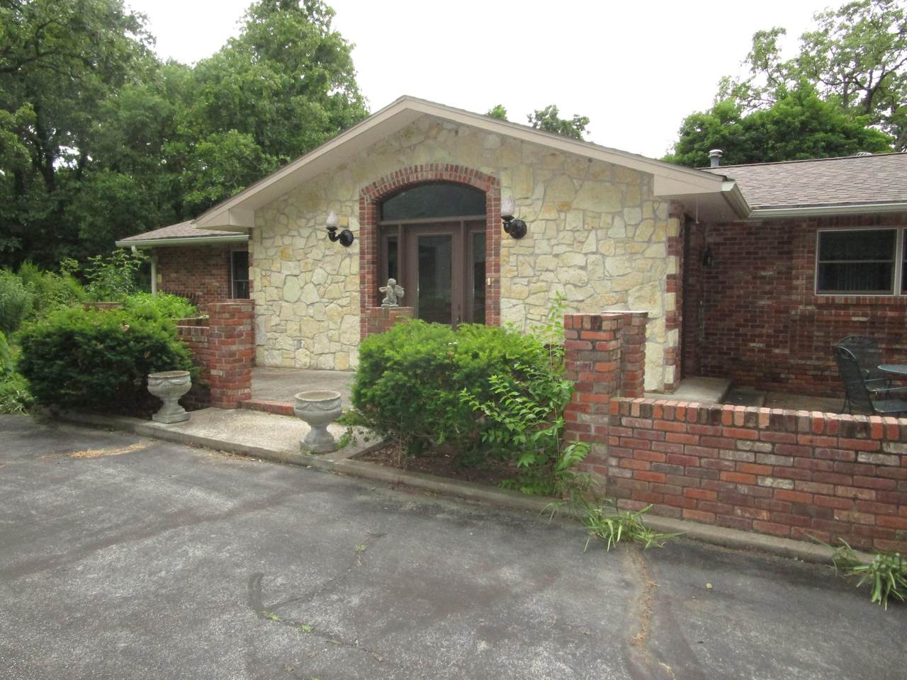 971 Country Club Road - Photo 1