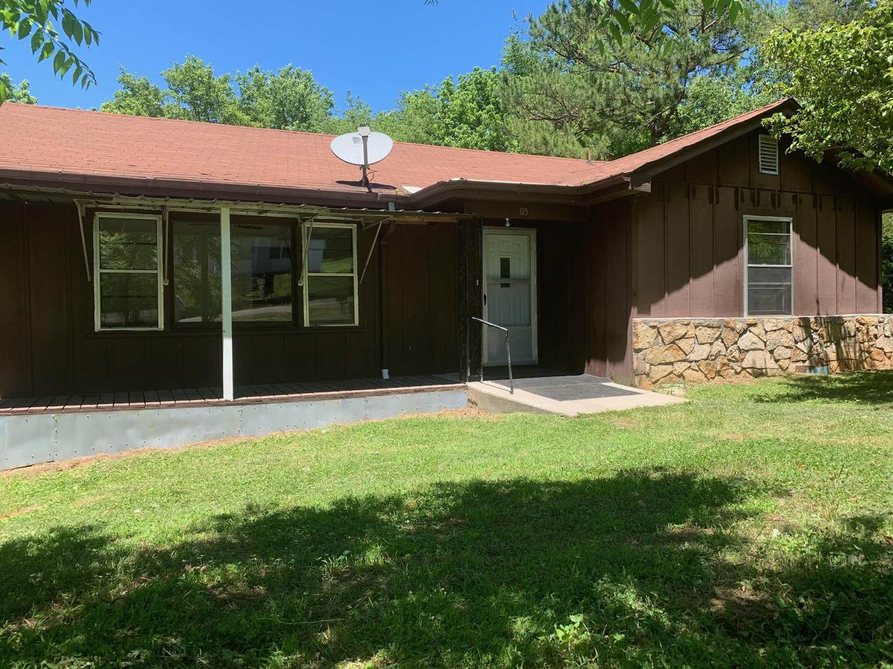 1115 Archer Avenue - Photo 1