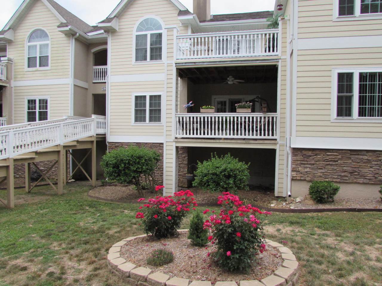 280 Woodland Dr West - Photo 1