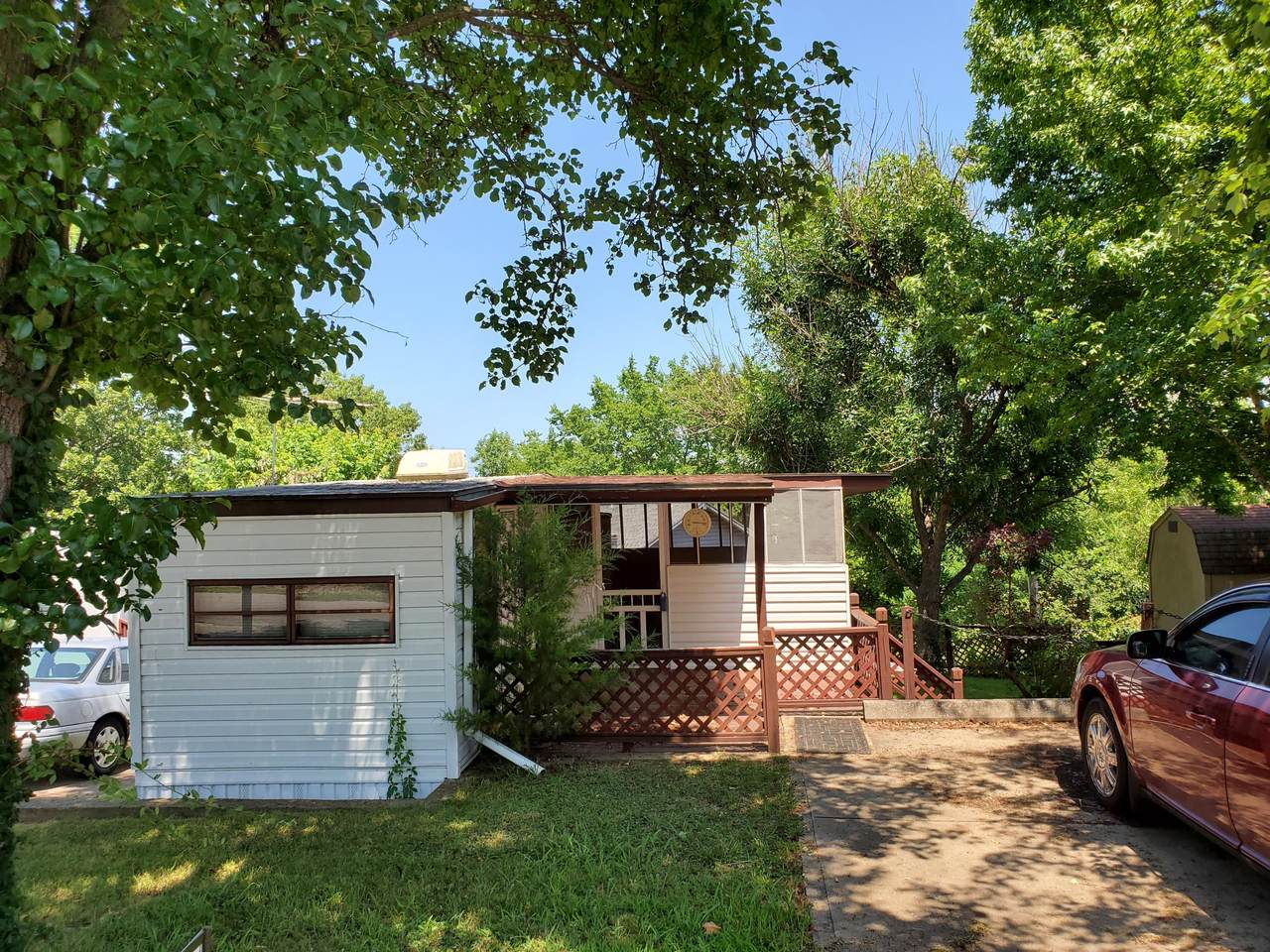 223 Blue Bird Lane - Photo 1