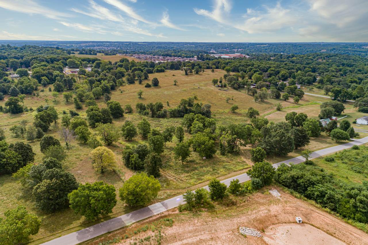 000 West Valley Drive - Photo 1