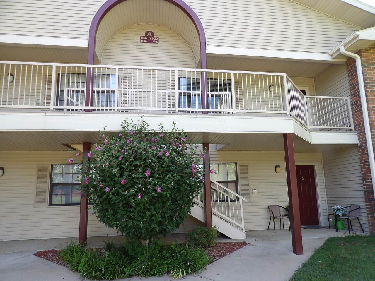 350 Wildwood Drive - Photo 1