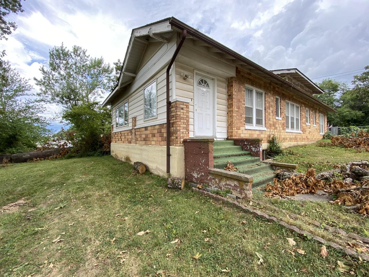 821 Main Street - Photo 1