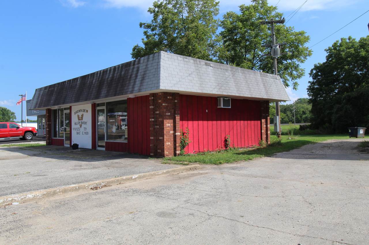 704 East Main Street - Photo 1
