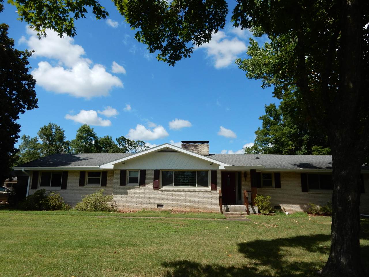 911 Wilshire Drive - Photo 1
