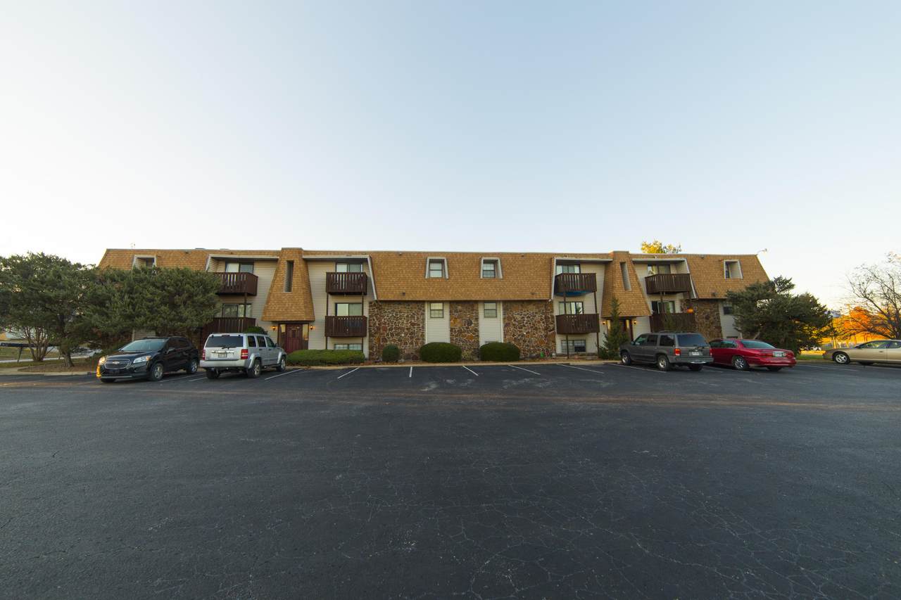 15 Grandview - Photo 1