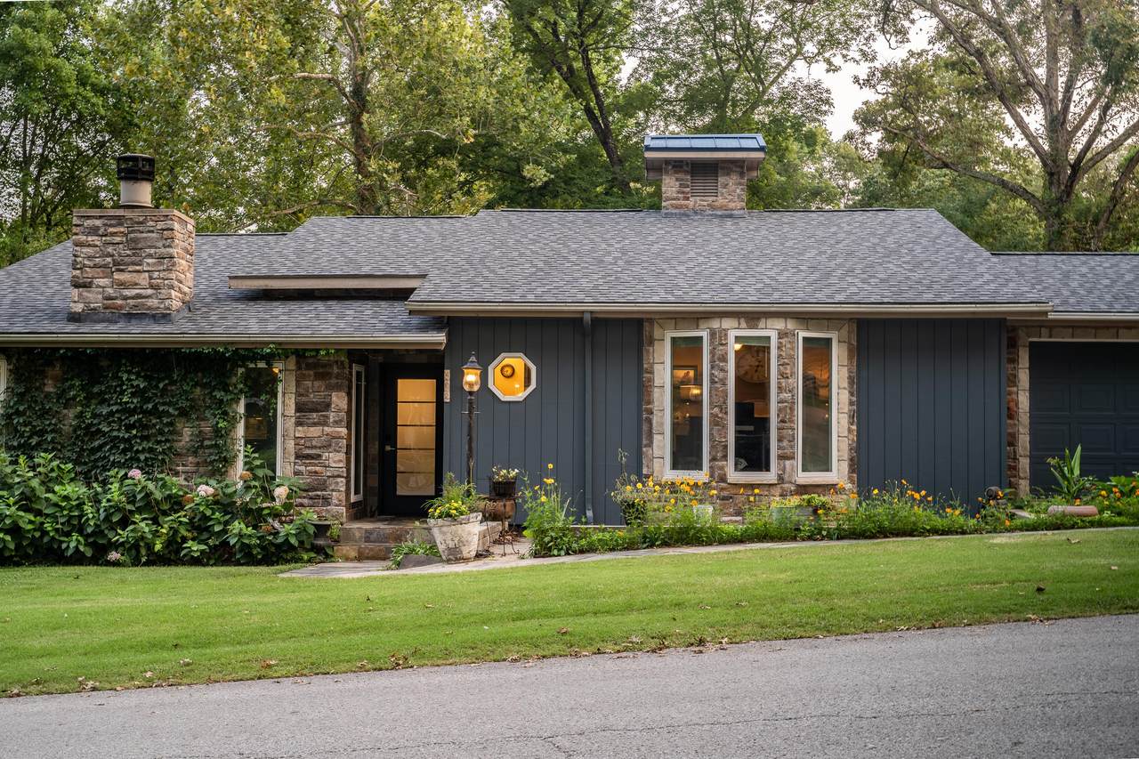 402 River Drive - Photo 1