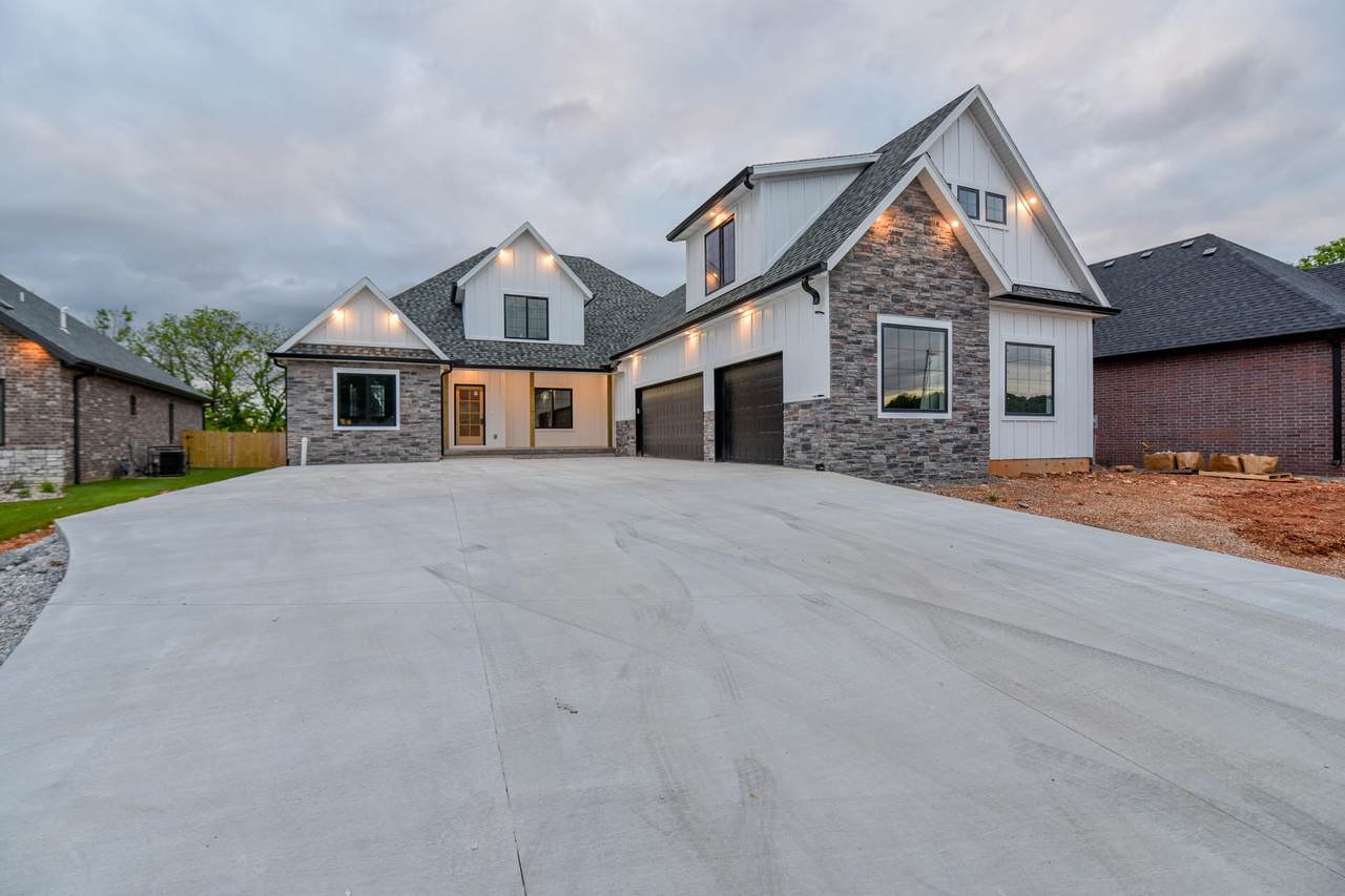 4709 Forest Trails Drive - Photo 1