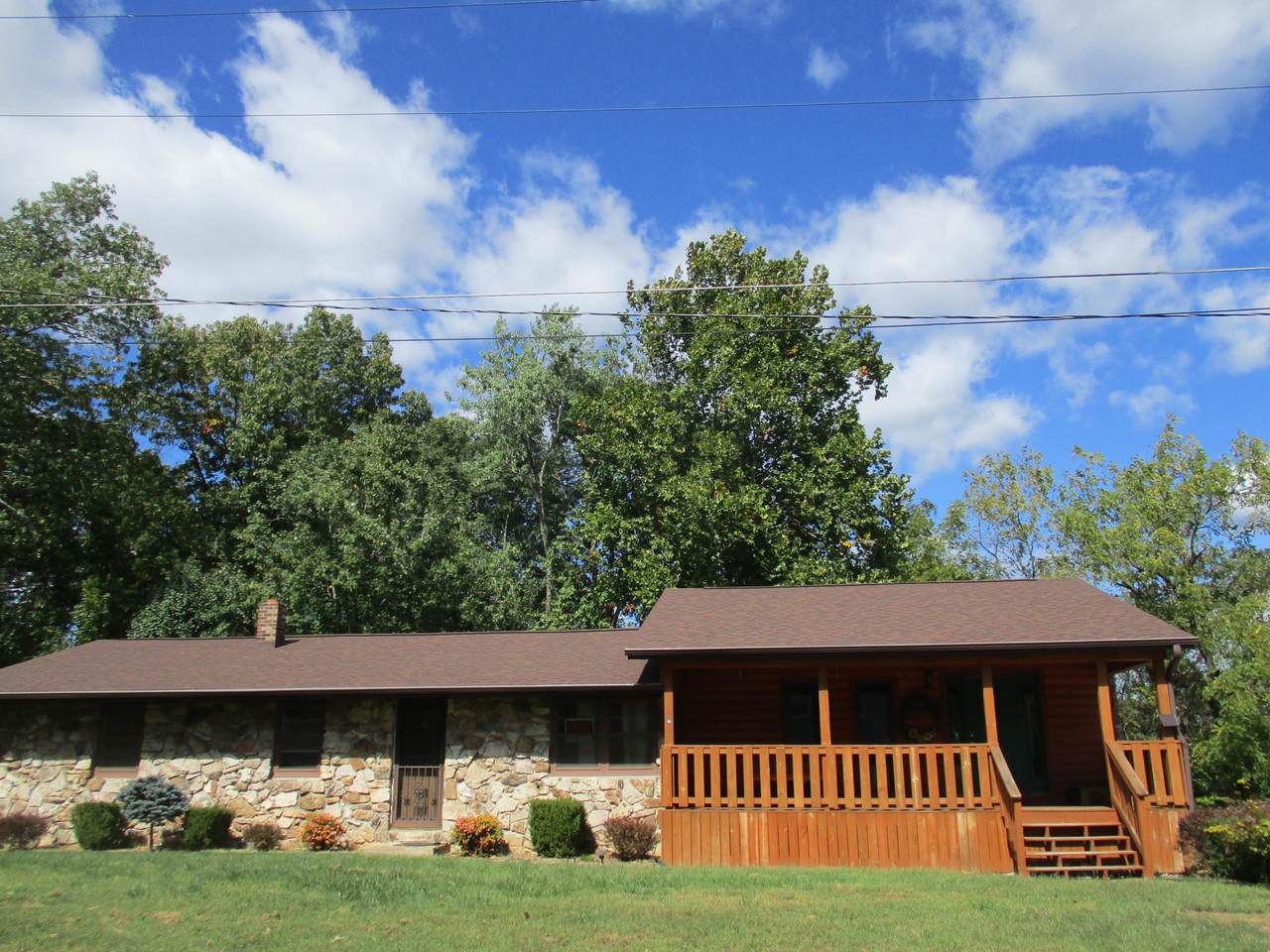 1029 Armstrong - Photo 1