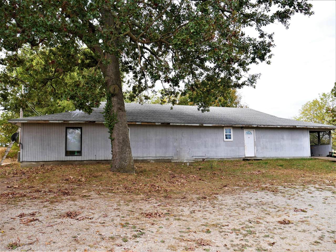 410 Hayward Drive - Photo 1